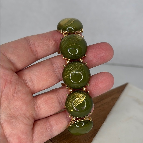 Estate Vintage-Inspired Green Stone and Gold Bracelet Lot C23 - Picture 4 of 6